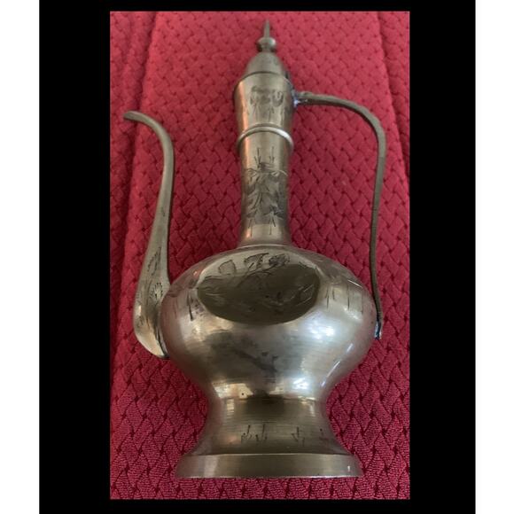 Vintage Etched Brass Aftaba Pitcher Ewer with Hinged Lid / Handle India - Picture 1 of 7